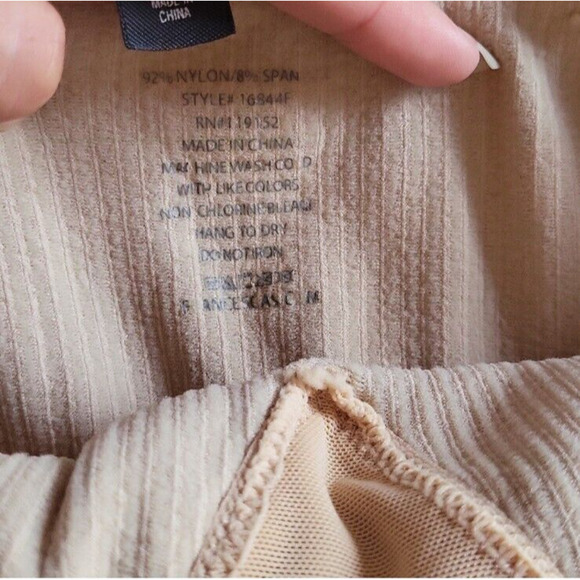 Alya nude layering cami crop top, size small - Picture 4 of 4